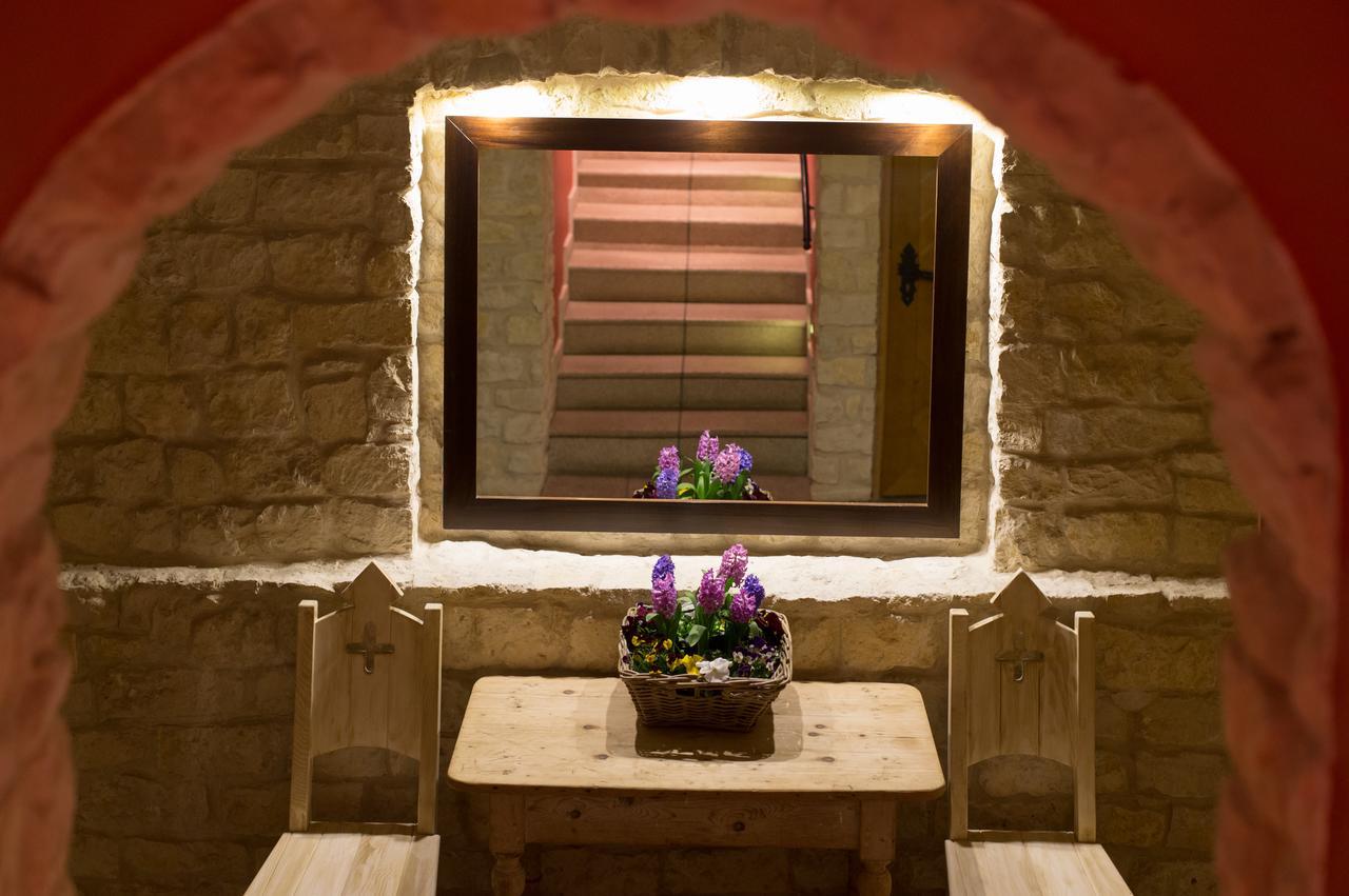 Hotel Zamek Bobolice Niegowa Экстерьер фото